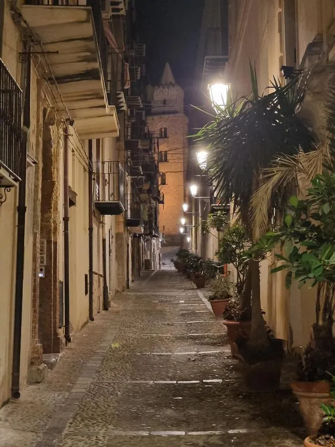 Cefalu Holidays Luxury Apartments - 120 M2 contacts
